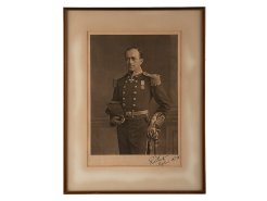 1913 Signed Portrait Photograph Captain Robert Falcon Scott